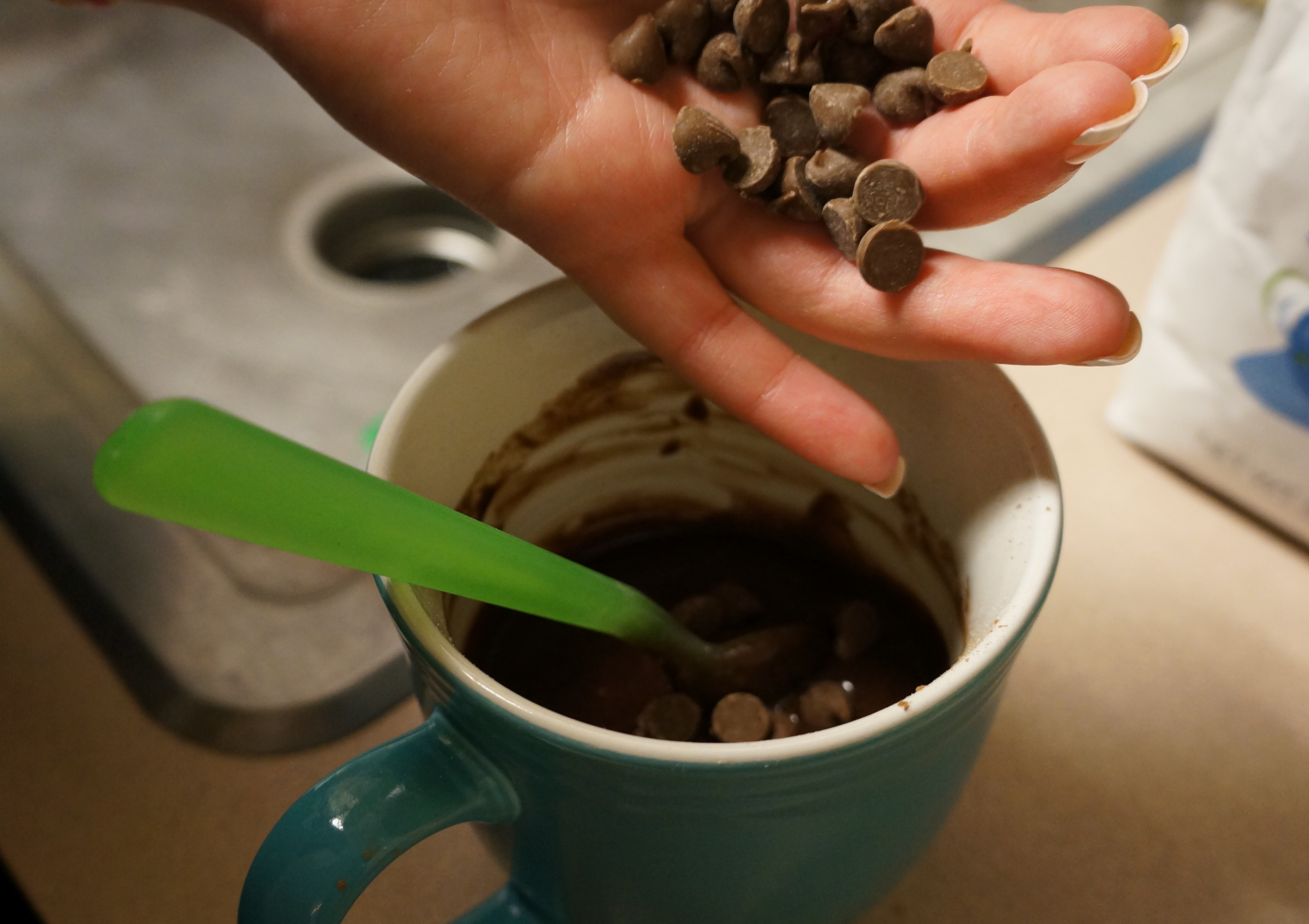 Brownie-in-a-mug-chocolate