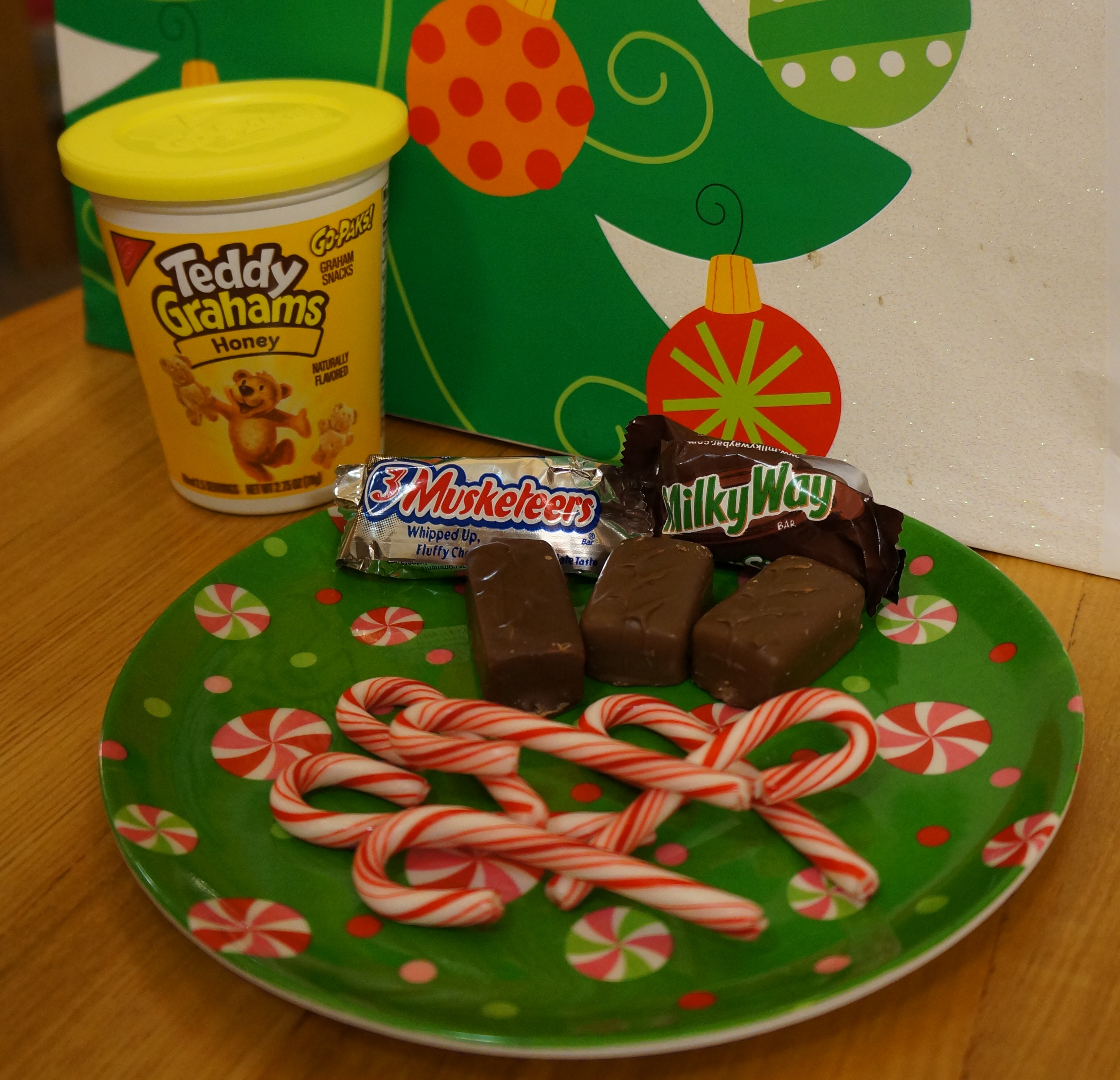 candy-cane-party-treats