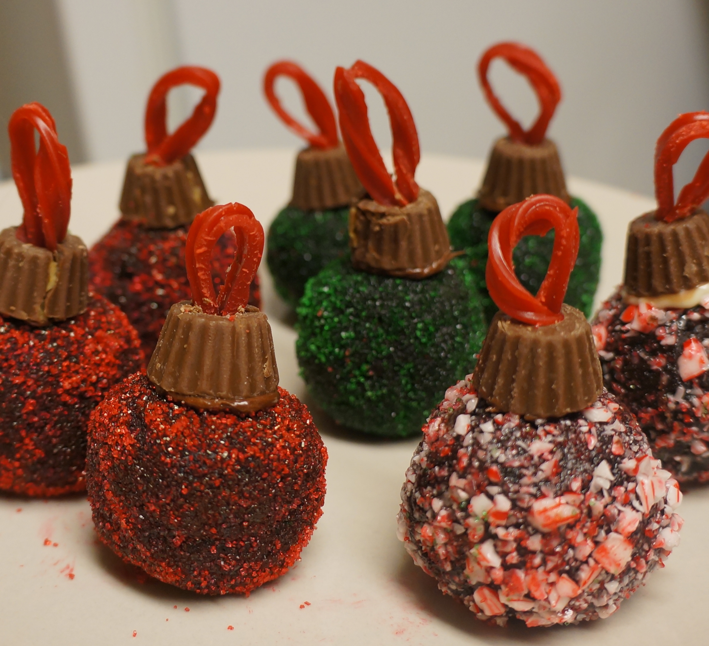 chocolate-cake-ball-ornaments