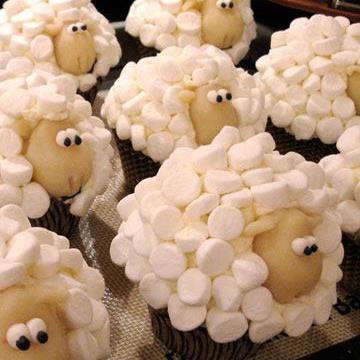 Adorable-sheep-cupcakes