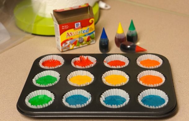 Super bright rainbow cupcakes