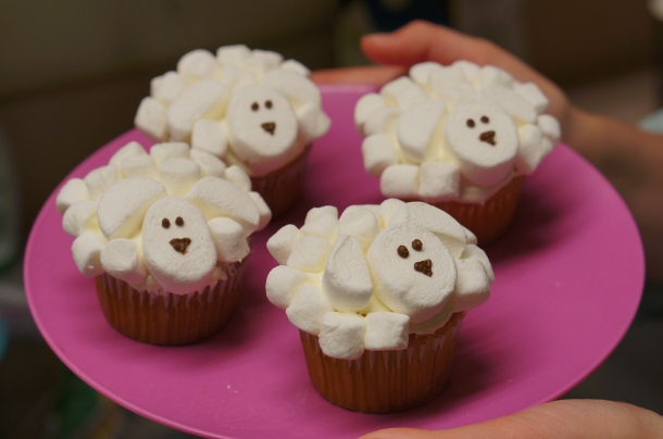 baking-animal-cupcakes