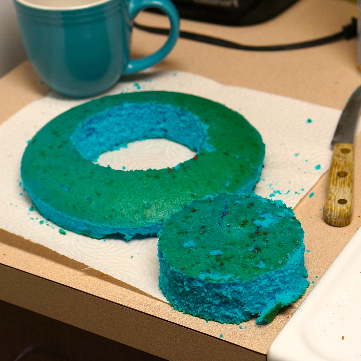 separate-blue-cake