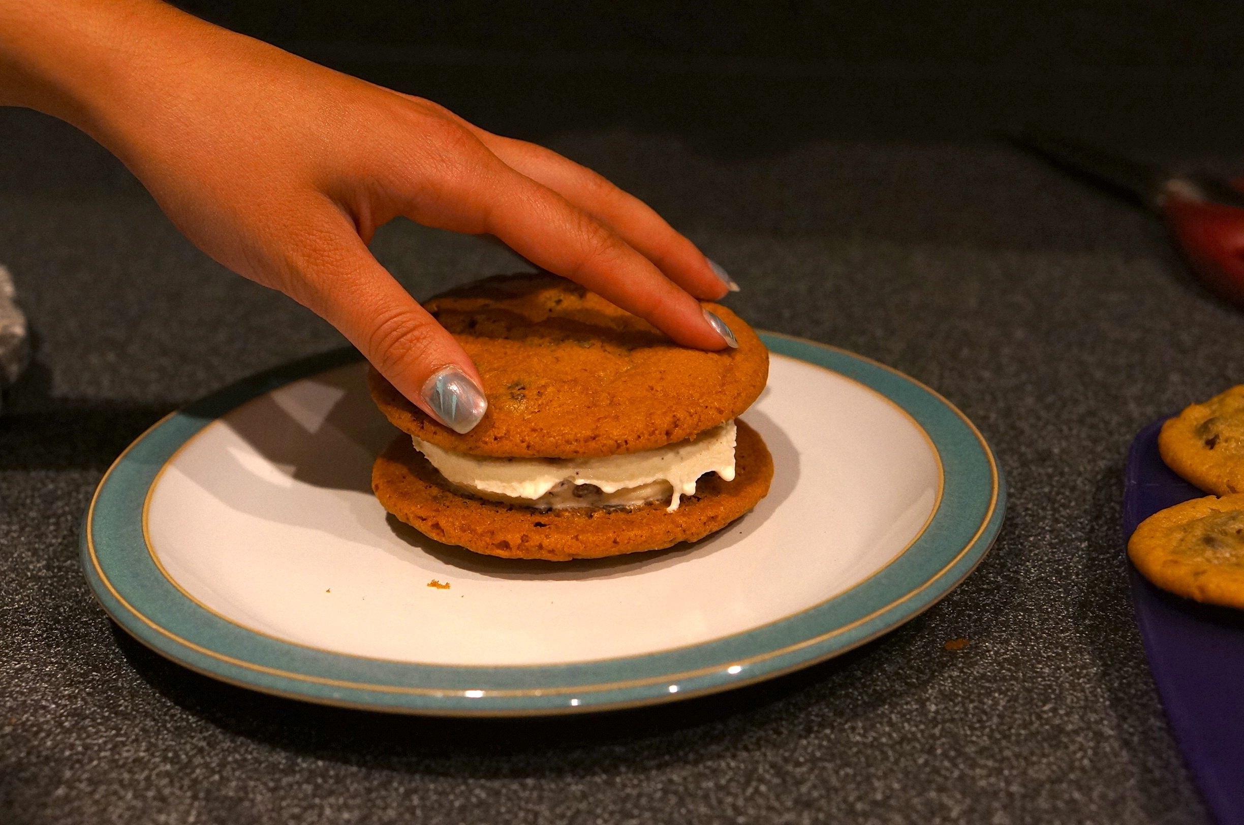 how to make ice cream cookie sandwich